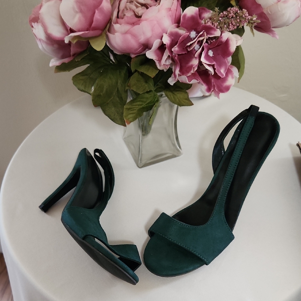 Elegant Green Women's Heels